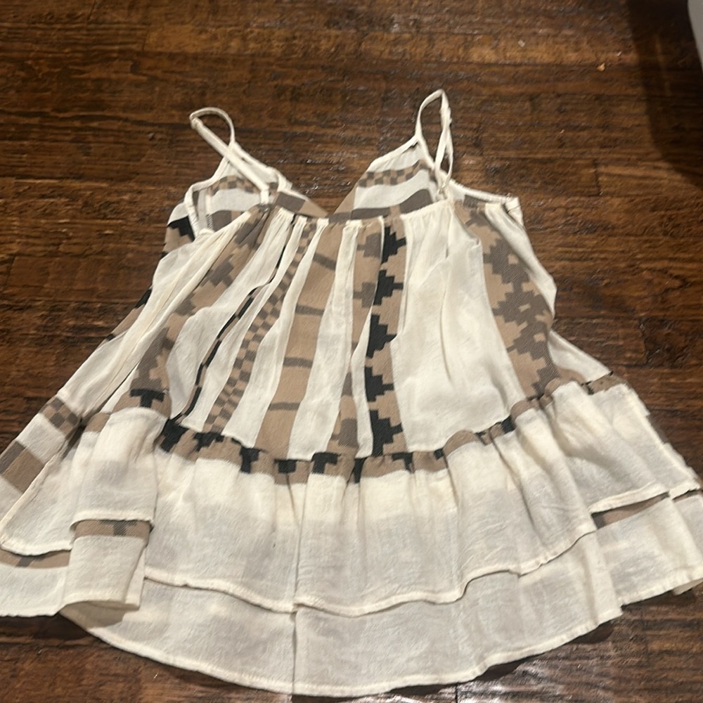 neutral colored top - Picture 2 of 2